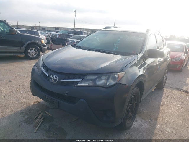 Toyota RAV4 LE 2014 2T3ZFREV7EW084500 Image 2