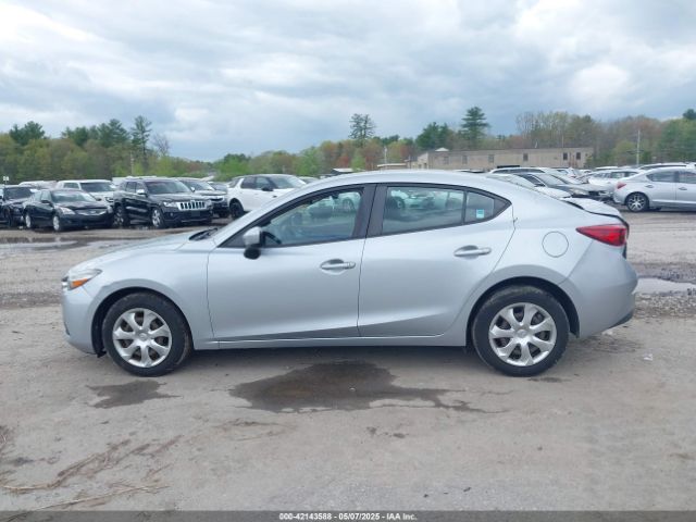 3MZBN1U76JM195928 Mazda Mazda3 Sport