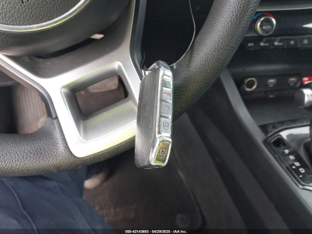 5XXG14J26MG015903 KIA K5 LXS