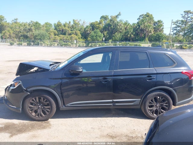 JA4AD3A35KZ025472 Mitsubishi Outlander Le