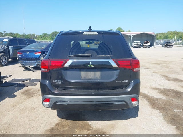JA4AD3A35KZ025472 Mitsubishi Outlander Le