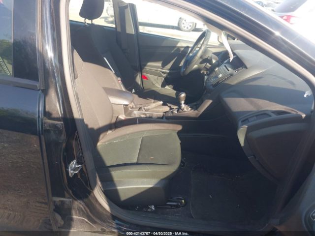 1FADP3KE6GL240692 Ford FOCUS SE