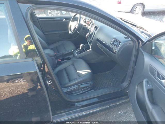 3VWD17AJ2JM238698 Volkswagen Jetta 1.8t Se Sport