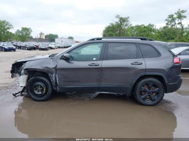 1C4PJMLB2KD328371 Jeep Cherokee Altitude 4x4