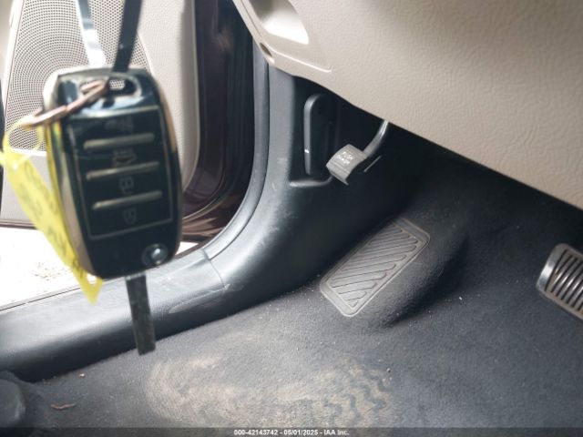 5XYKT3A64EG466262 KIA SORENTO LX
