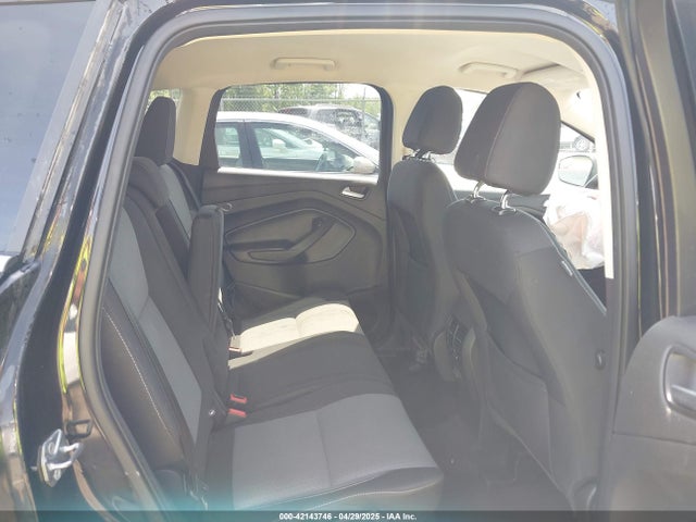 1FMCU0GDXHUD75288 Ford ESCAPE SE
