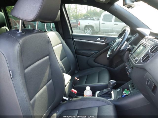 WVGAV7AX4GW559726 Volkswagen Tiguan R-line