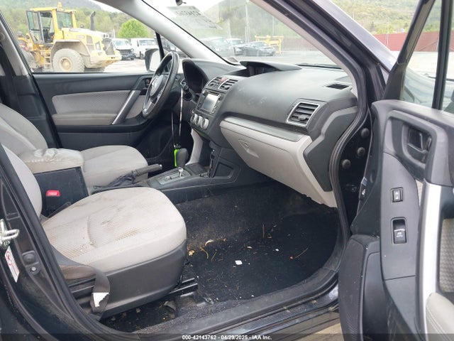 JF2SJABC9JH606789 Subaru Forester 2.5i