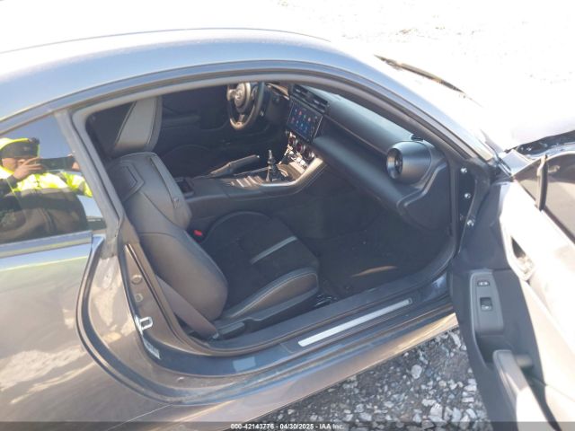 2024 TOYOTA GR86 JF1ZNBE16R9754394 Photo 4