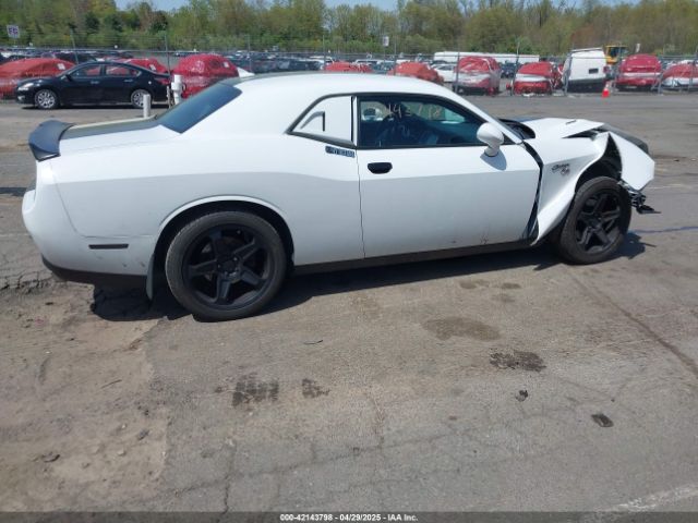 2C3CDZBT2JH259541 Dodge Challenger R/t Plus