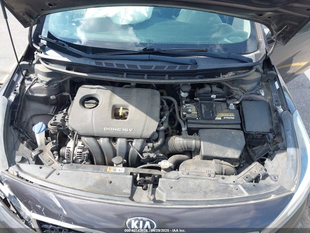 KIA FORTE LX 2017 3KPFK4A77HE094677 Image 10