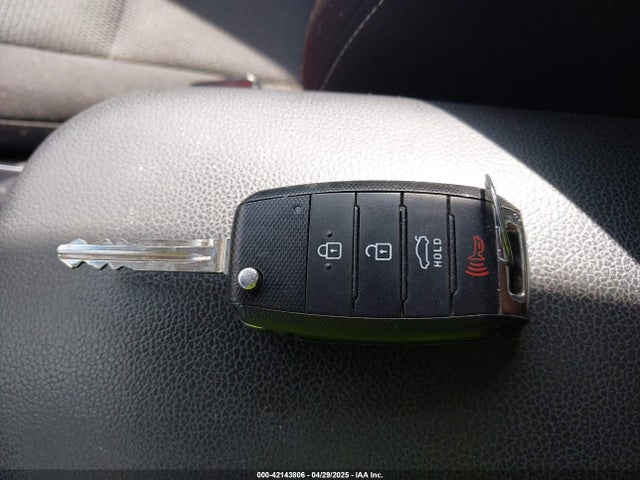 KIA FORTE LX 2017 3KPFK4A77HE094677 Image 11