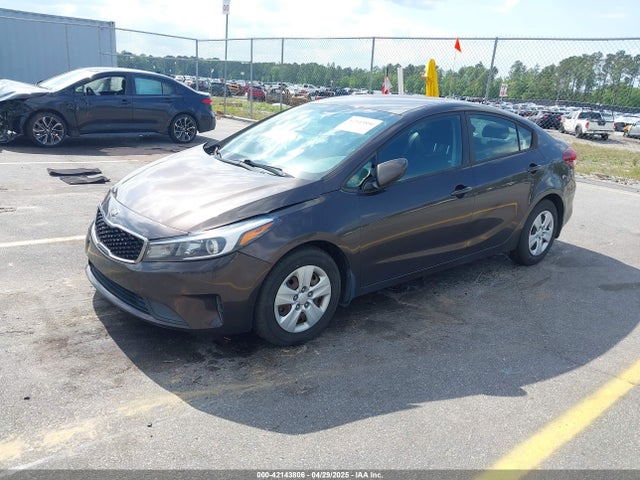KIA FORTE LX 2017 3KPFK4A77HE094677 Image 2
