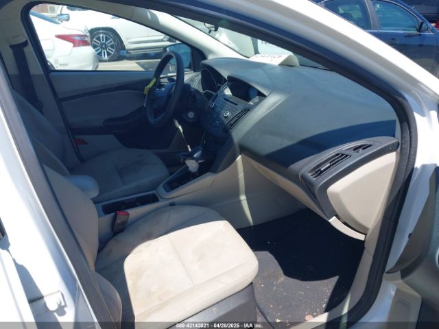 1FADP3F29HL234323 Ford FOCUS SE
