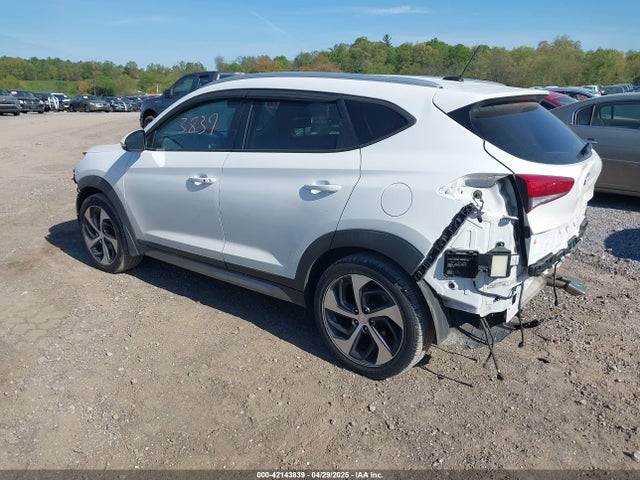 KM8J3CA29HU306076 Hyundai Tucson Sport