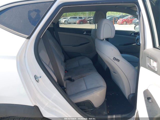 KM8J3CA29HU306076 Hyundai Tucson Sport