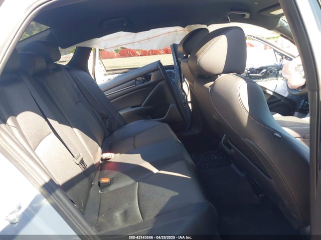 1HGCV1F30NA083079 Honda Accord Sport