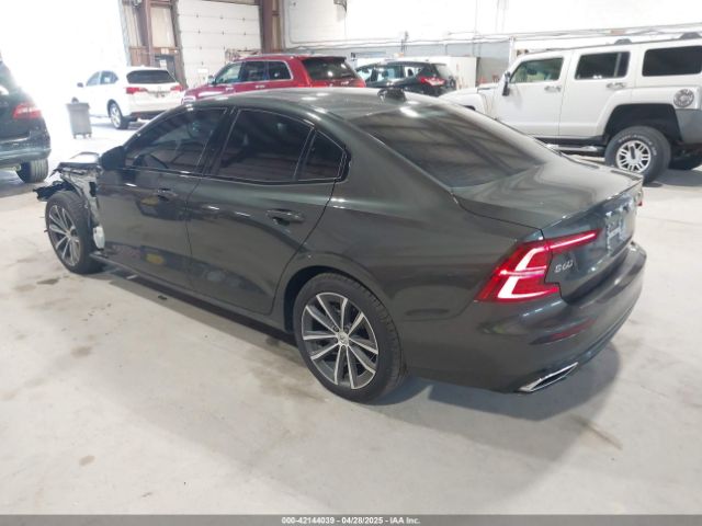 7JRL12TZ1NG192240 Volvo S60 B5 Black Edition Momentum/b5 Inscription/b5 Momentum