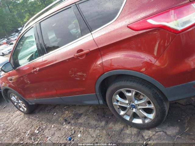 1FMCU9GX0EUB70489 Ford ESCAPE SE