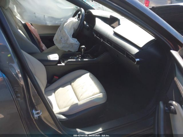 JM1BPALM6P1610353 Mazda Mazda3 2.5 S Preferred