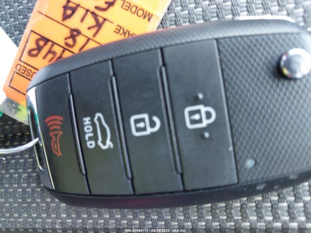 3KPFK4A76JE239391 KIA FORTE LX