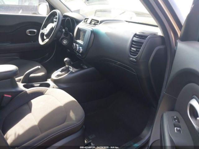 KNDJN2A20J7607929 KIA Soul