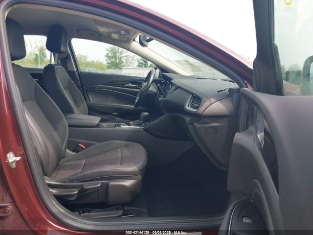 W04GM6SX4J1137206 Buick Regal Sportback Preferred Ii