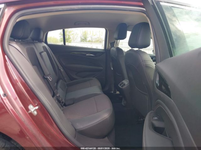 W04GM6SX4J1137206 Buick Regal Sportback Preferred Ii