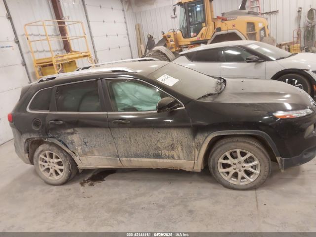 1C4PJLCS8FW689849 Jeep Cherokee Latitude
