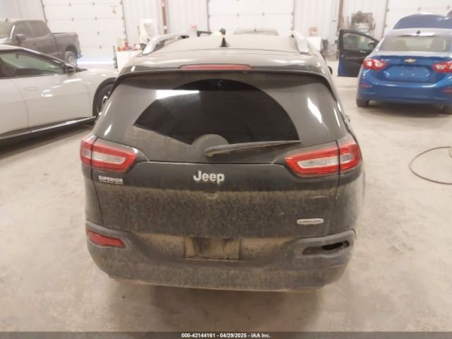 1C4PJLCS8FW689849 Jeep Cherokee Latitude