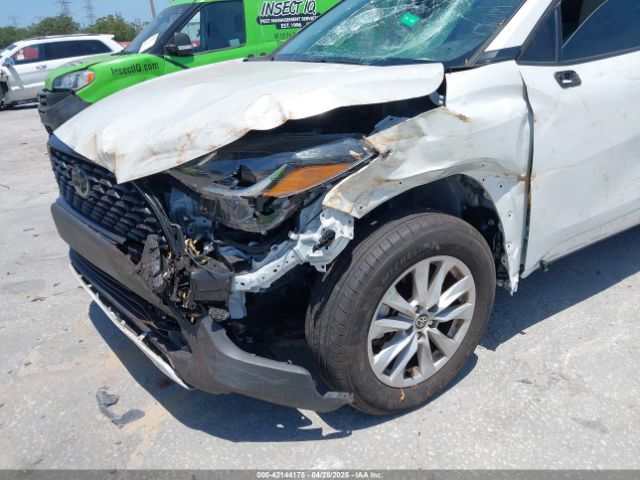 7MUBAAAG5NV028801 Toyota Corolla Cross Le
