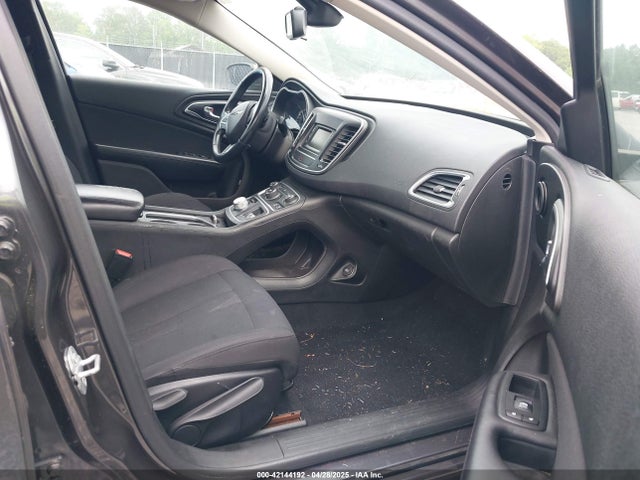 Chrysler 200 Limited 2015 1C3CCCABXFN632929 Image 5