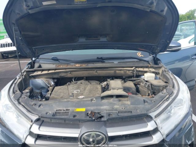 5TDBZRFH4JS819995 Toyota Highlander Le