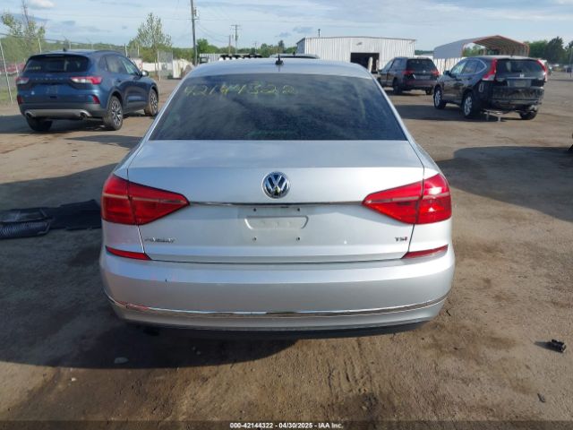 1VWAT7A39GC014305 Volkswagen Passat 1.8t S