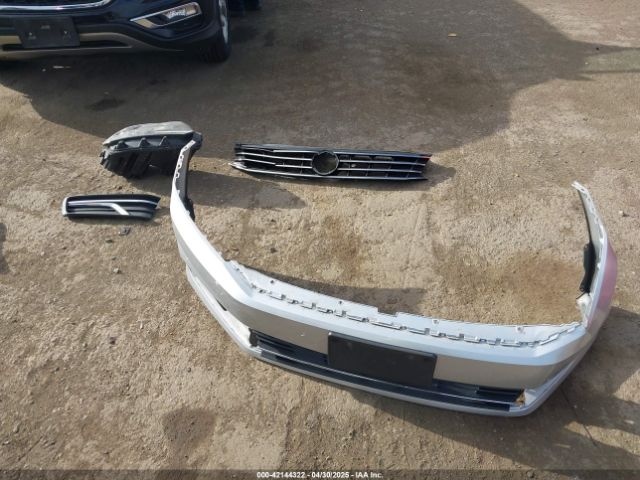 1VWAT7A39GC014305 Volkswagen Passat 1.8t S
