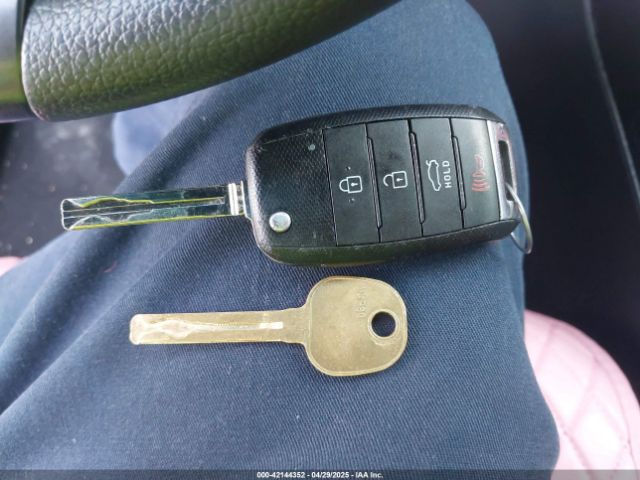 5XXGM4A78FG512103 KIA Optima Lx