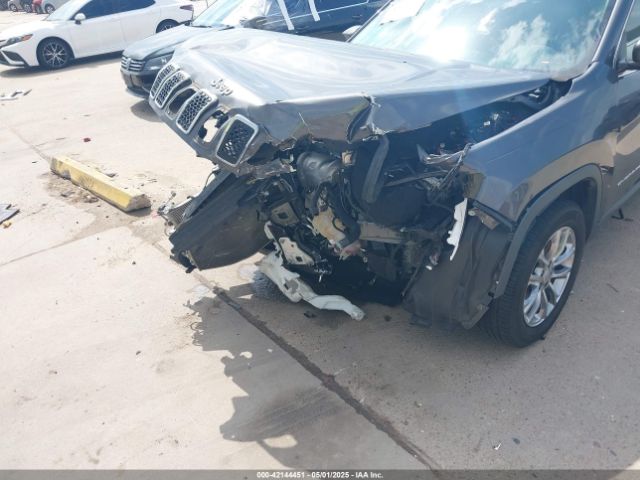 1C4PJLLB2KD333239 Jeep Cherokee Latitude Plus Fwd