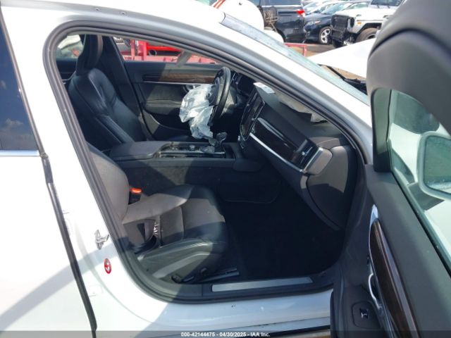 2018 VOLVO S90 LVY982MK6JP016485 Photo 4
