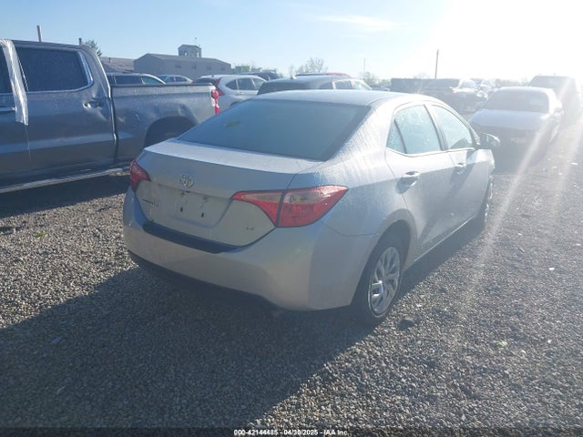 2T1BURHE0JC045528 Toyota COROLLA LE