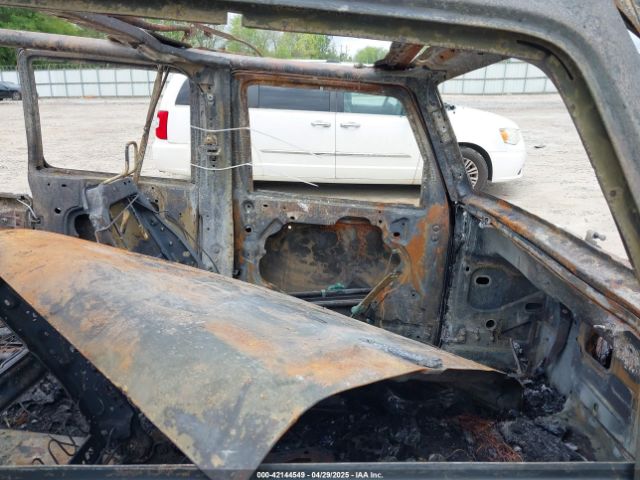 1C4HJWDG1HL538002 Jeep Wrangler Unlimited Sport 4x4