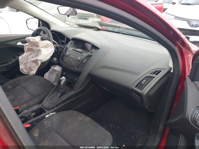 1FADP3F2XGL377909 Ford FOCUS SE