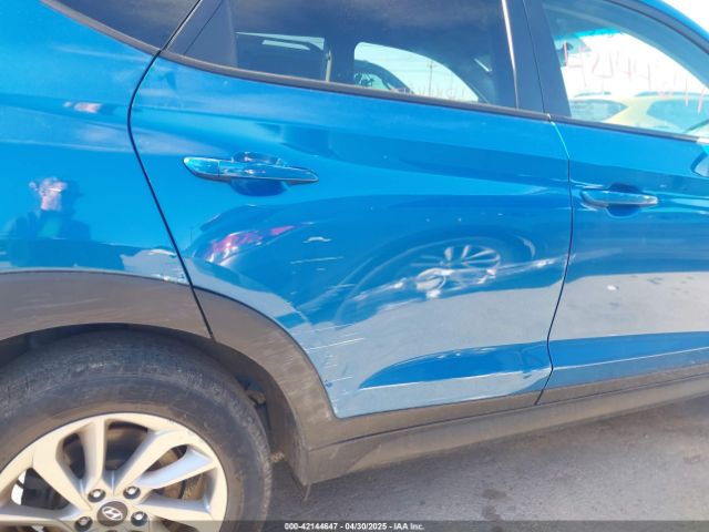 KM8J2CA40JU792495 Hyundai TUCSON SE
