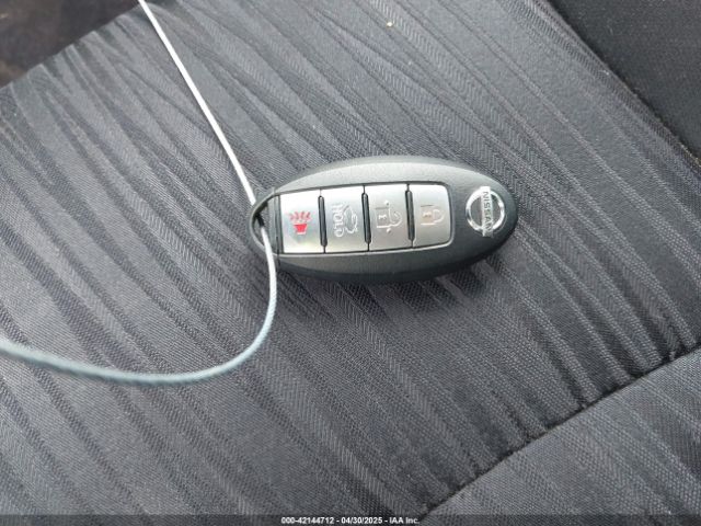 3N1AB7AP3KY373645 Nissan SENTRA SV