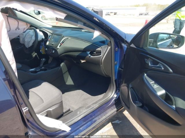 1G1ZC5ST4HF241340 Chevrolet Malibu 1fl