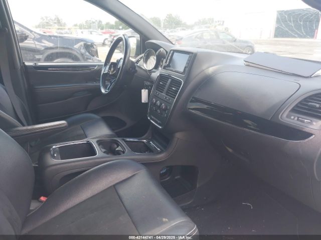 2C4RDGCG2KR723127 Dodge Grand Caravan Sxt