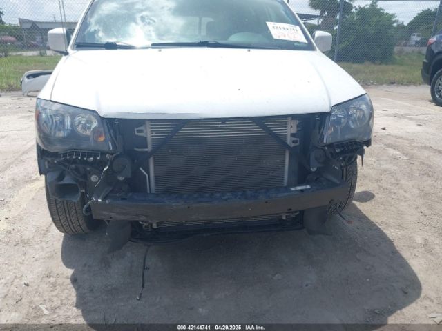2C4RDGCG2KR723127 Dodge Grand Caravan Sxt
