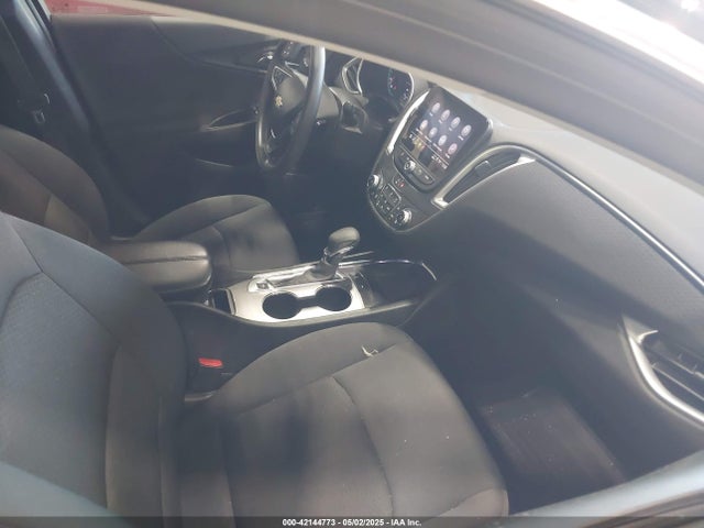 1G1ZD5ST5NF209165 Chevrolet Malibu Fwd Lt