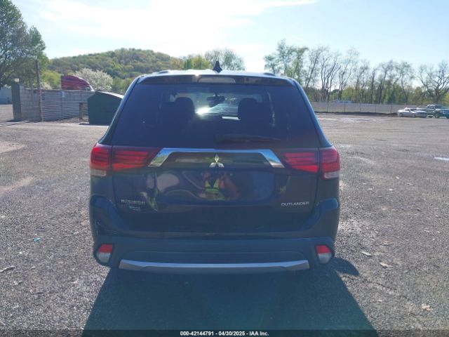 JA4AD2A34HZ021058 Mitsubishi Outlander Es