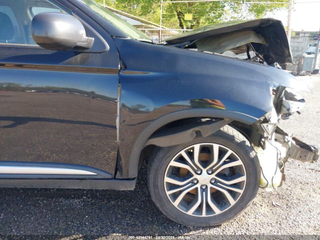 JA4AD2A34HZ021058 Mitsubishi Outlander Es