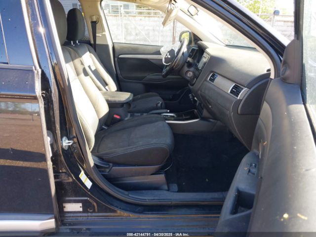 JA4AD2A34HZ021058 Mitsubishi Outlander Es